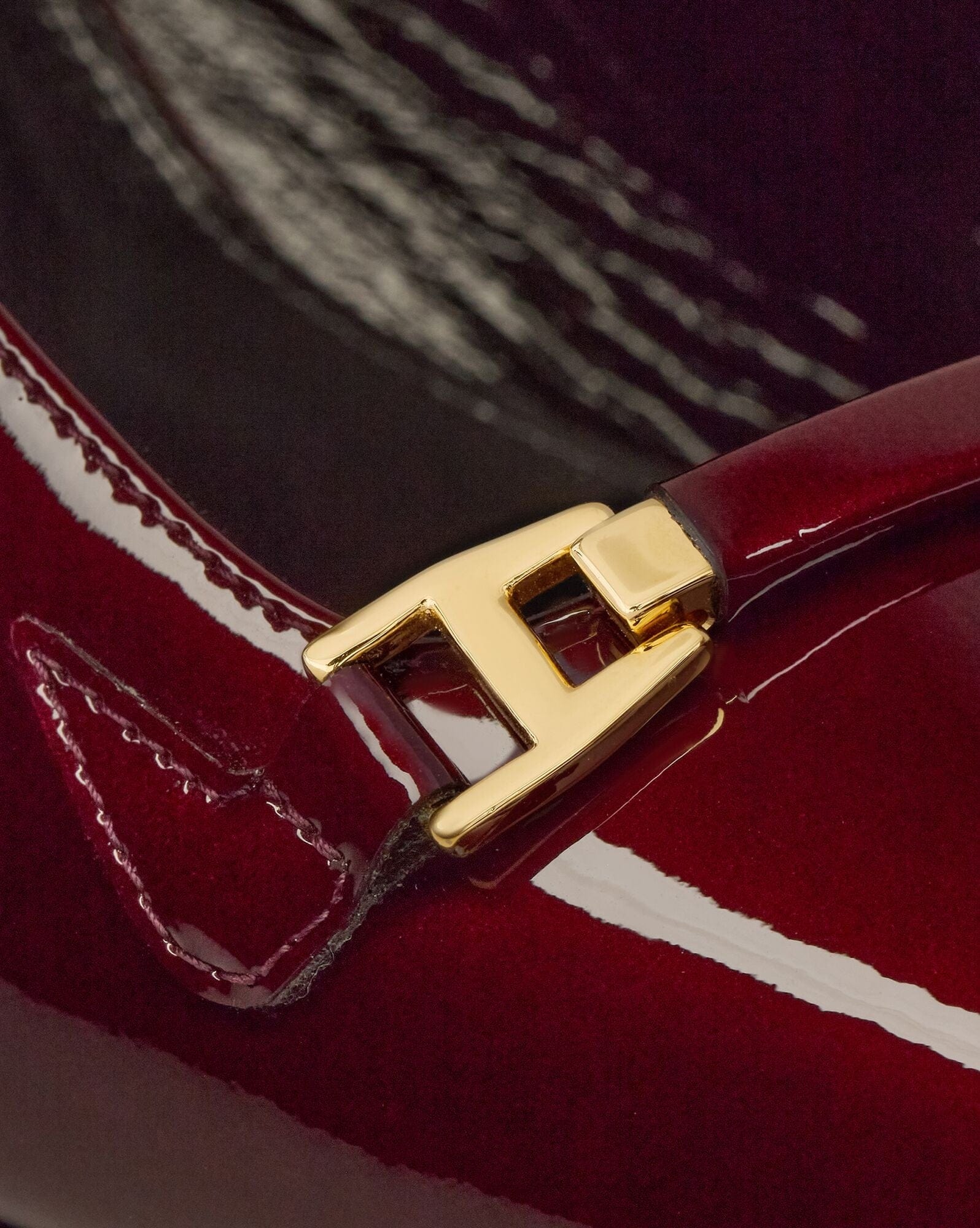 Saint Laurent Carine Slingback Pumps