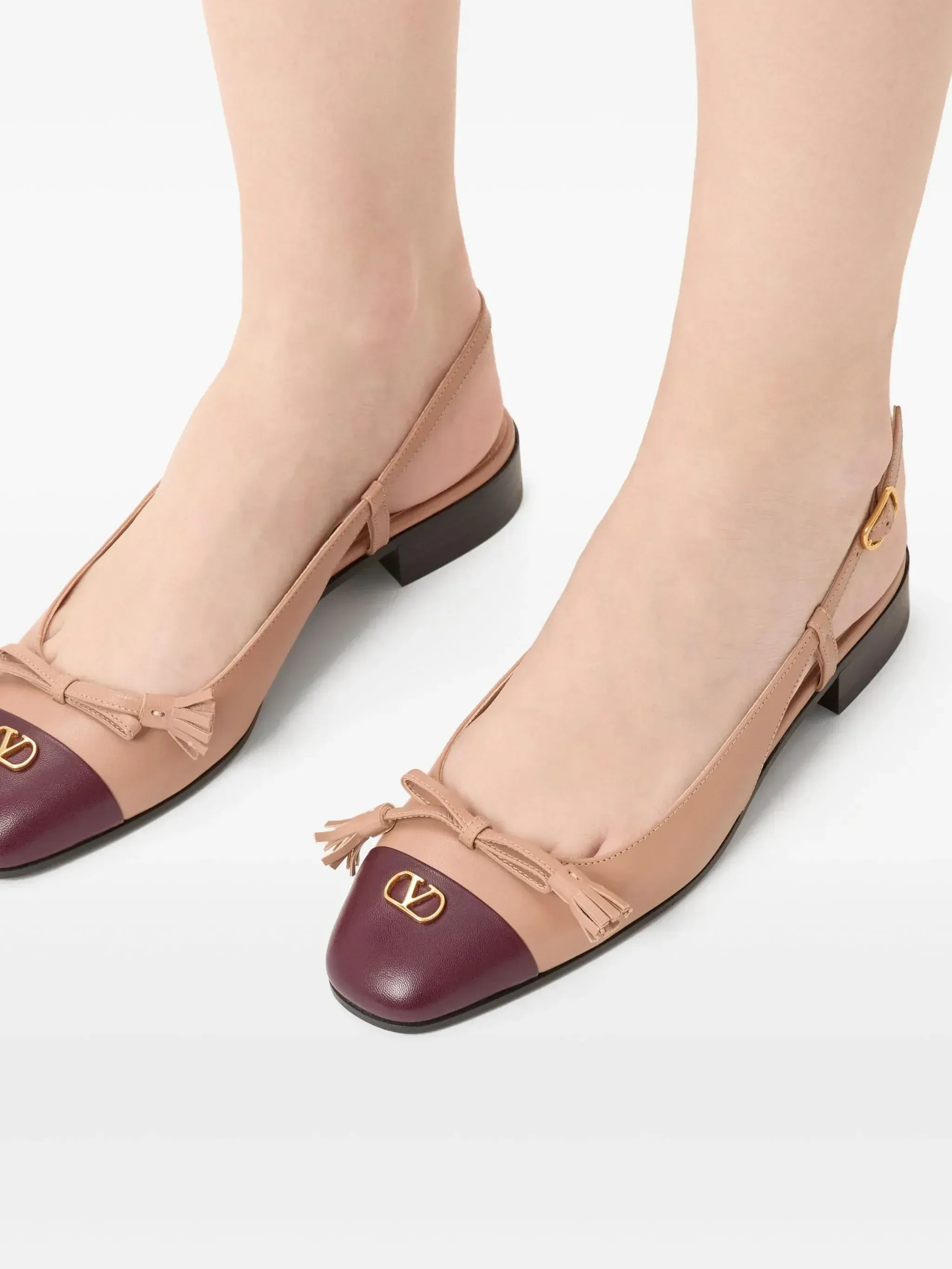 Valentino Garavani Sapatilhas Slingback de Couro com Logo Aplicado e Detalhe de Tassel