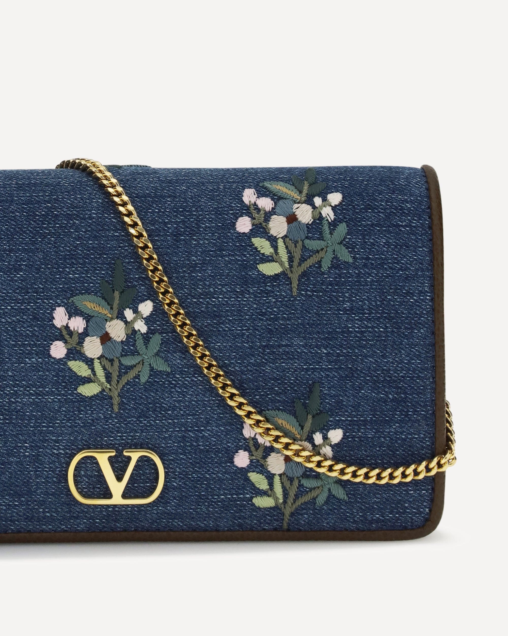 Valentino Garavani Valentino Garavani Mini Vlogo Signature Shoulder Bag