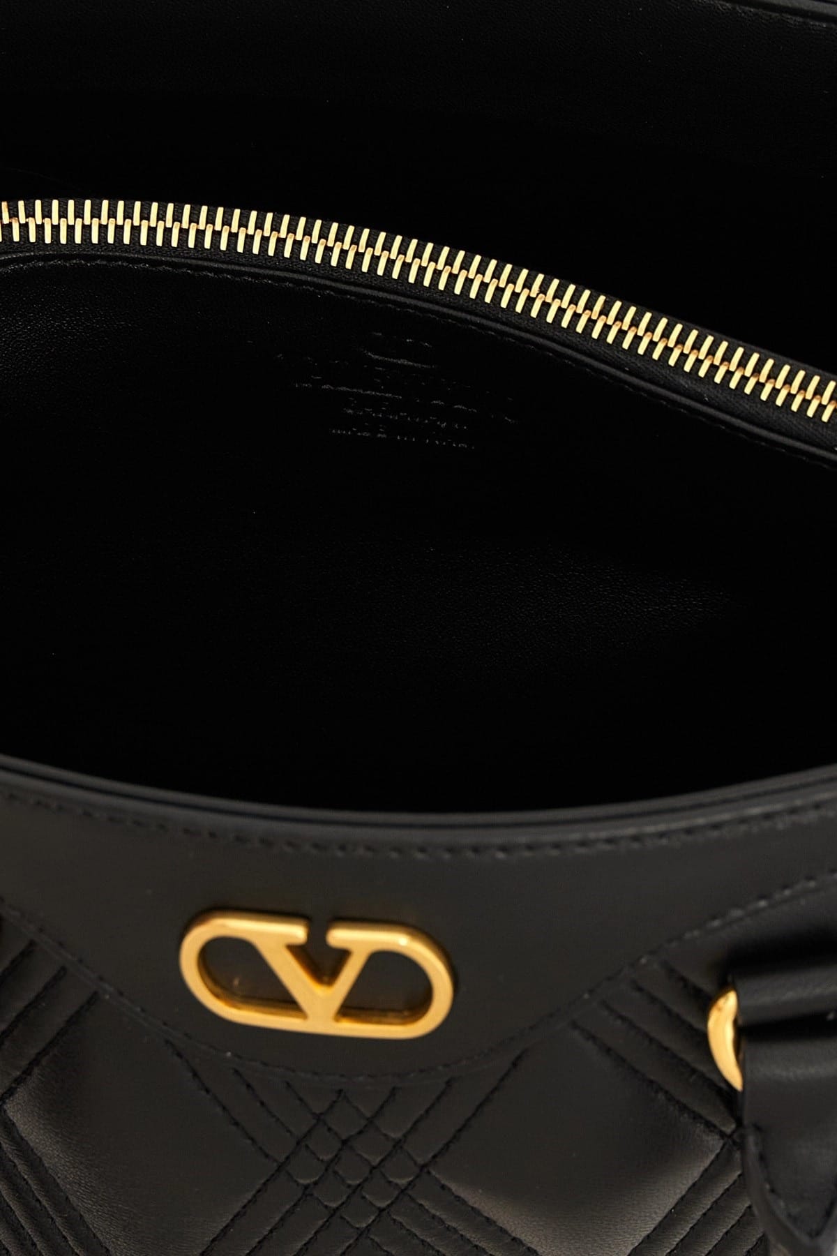 Valentino Garavani Valentino Garavani Quiltie 67 Handbag