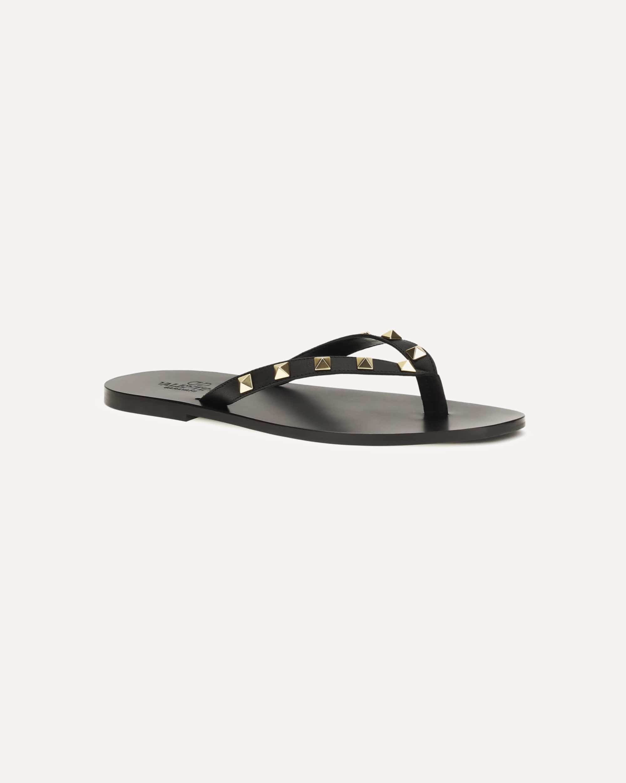 Valentino Garavani Sandalias de dedo Rockstud de Valentino Garavani - alternate view