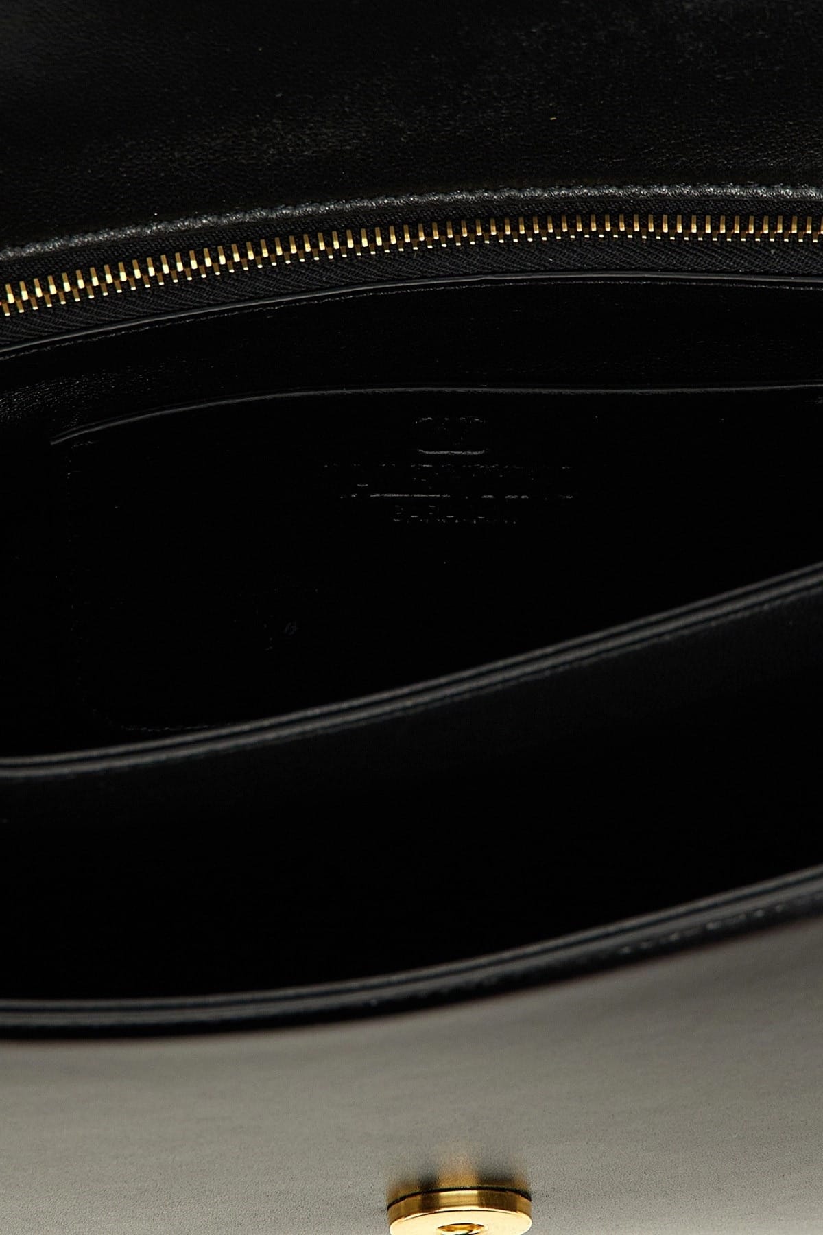 Valentino Garavani Valentino Garavani Vain Leather Shoulder Bag