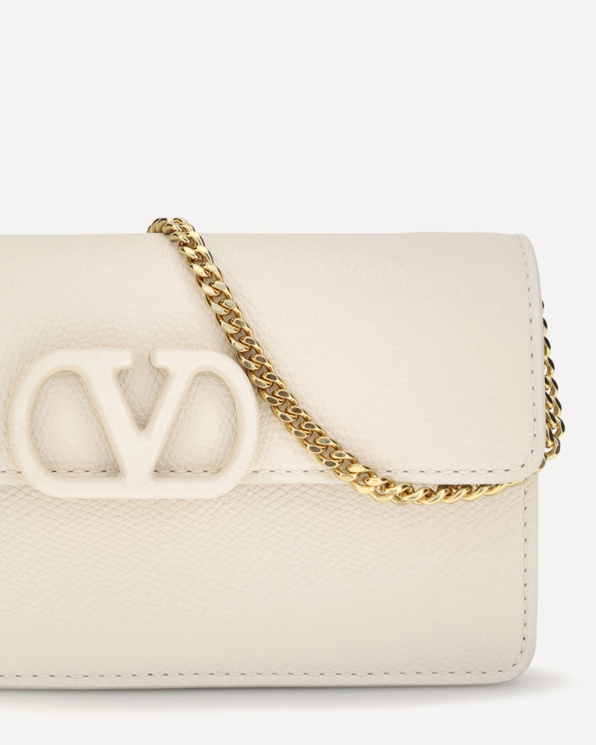Valentino Garavani محفظة بسلسلة من جلد عجل محبب VLogo Signature