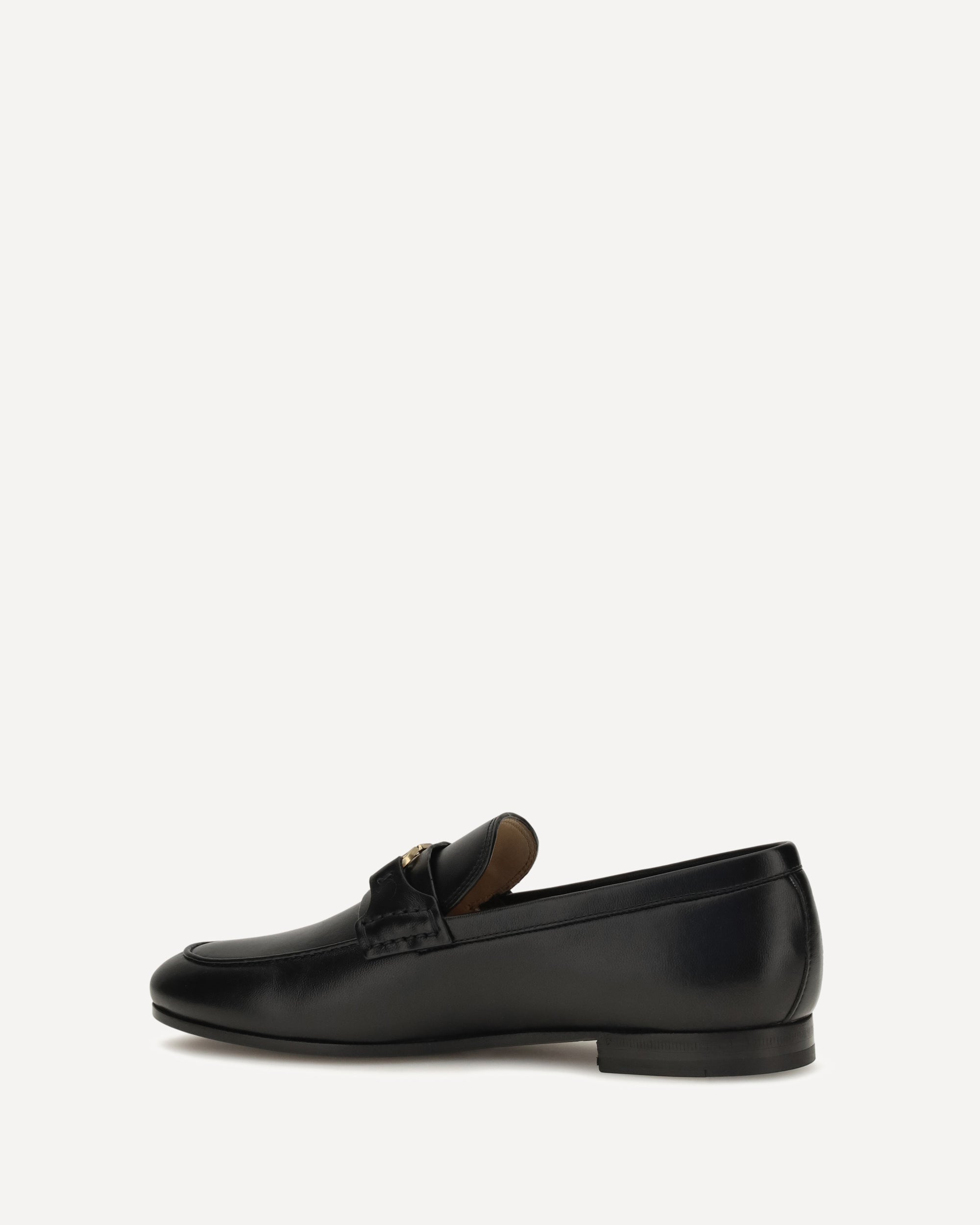 حذاء لوفر نابا Vlogo Signature من Valentino Garavani
