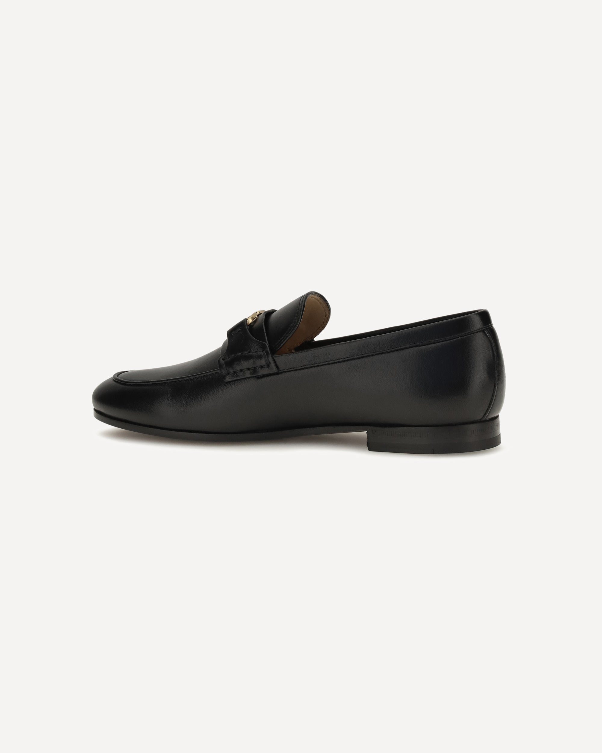 حذاء لوفر نابا Vlogo Signature من Valentino Garavani